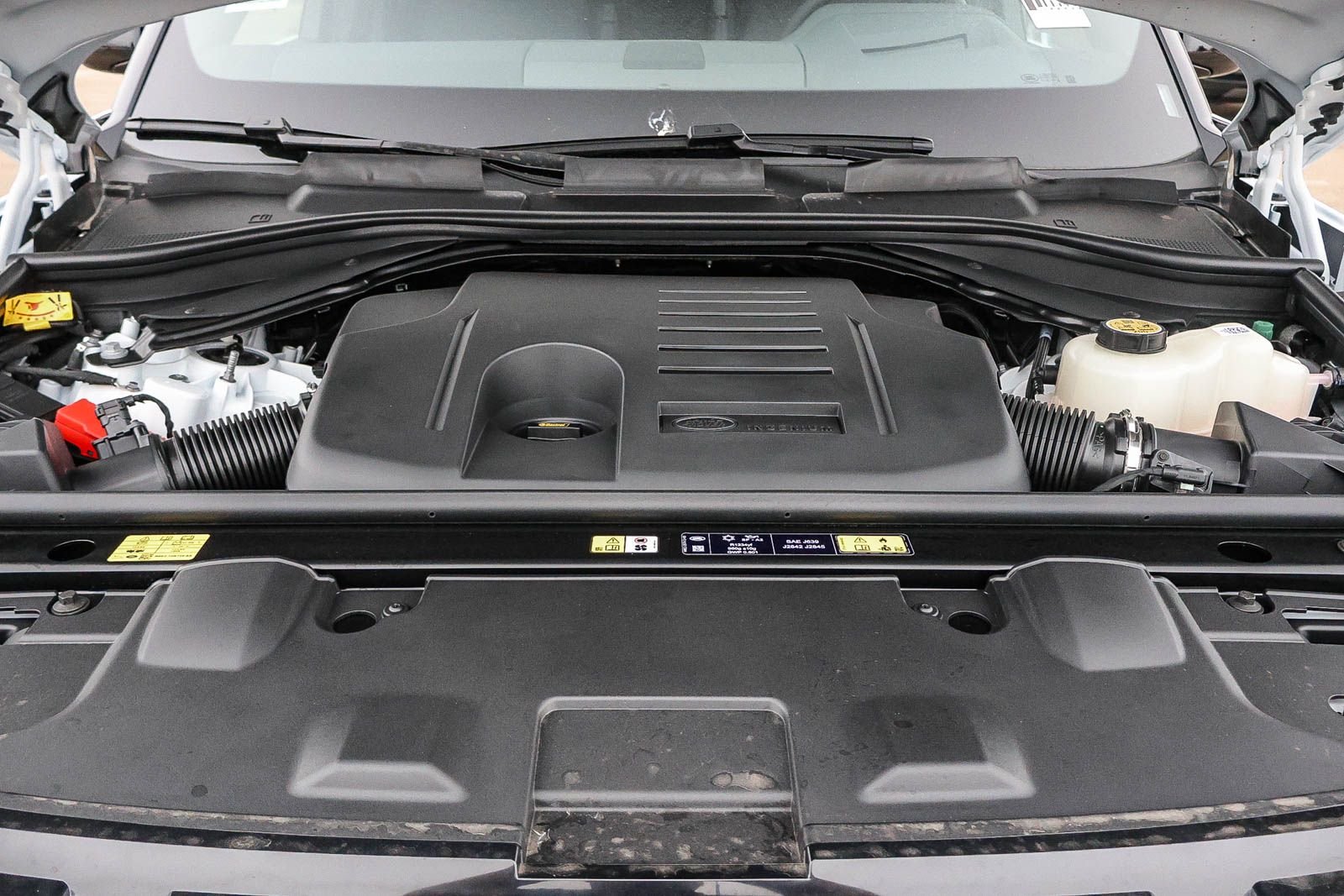 2025 Land Rover Range Rover SE - Photo 37