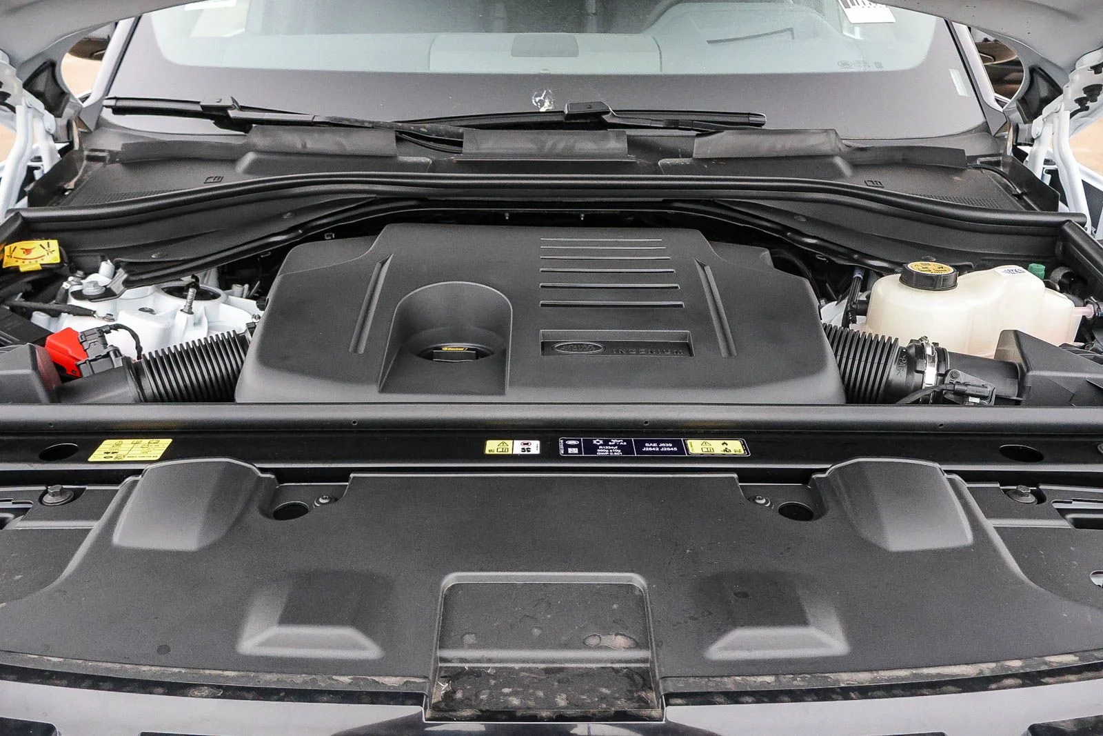 2025 Land Rover Range Rover SE - Photo 37