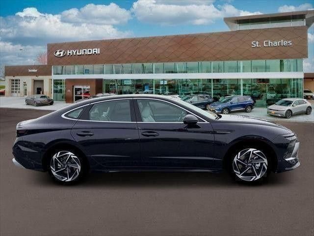 Used 2026 Blue Hyundai SEL Sport image 9