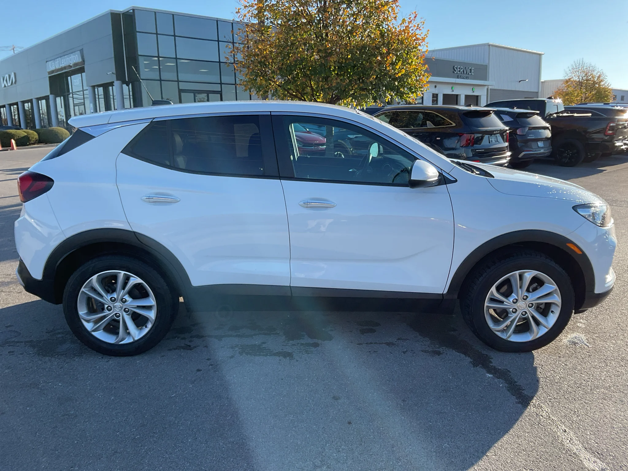 Used 2023 Summit White Buick Preferred image 12