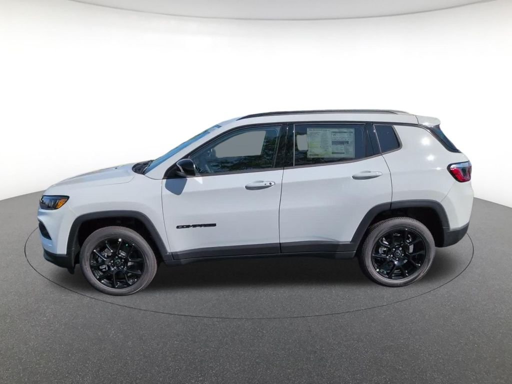 New 2026 Bright White Clearcoat Jeep Latitude image 12