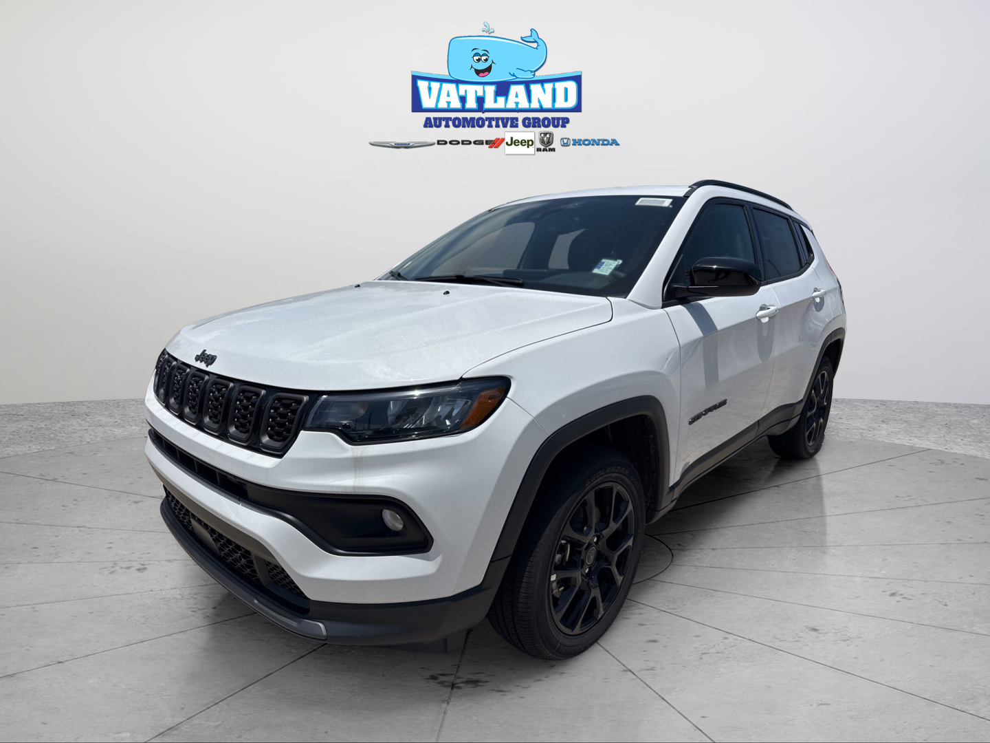 New 2026 Bright White Clearcoat Jeep Latitude image 4