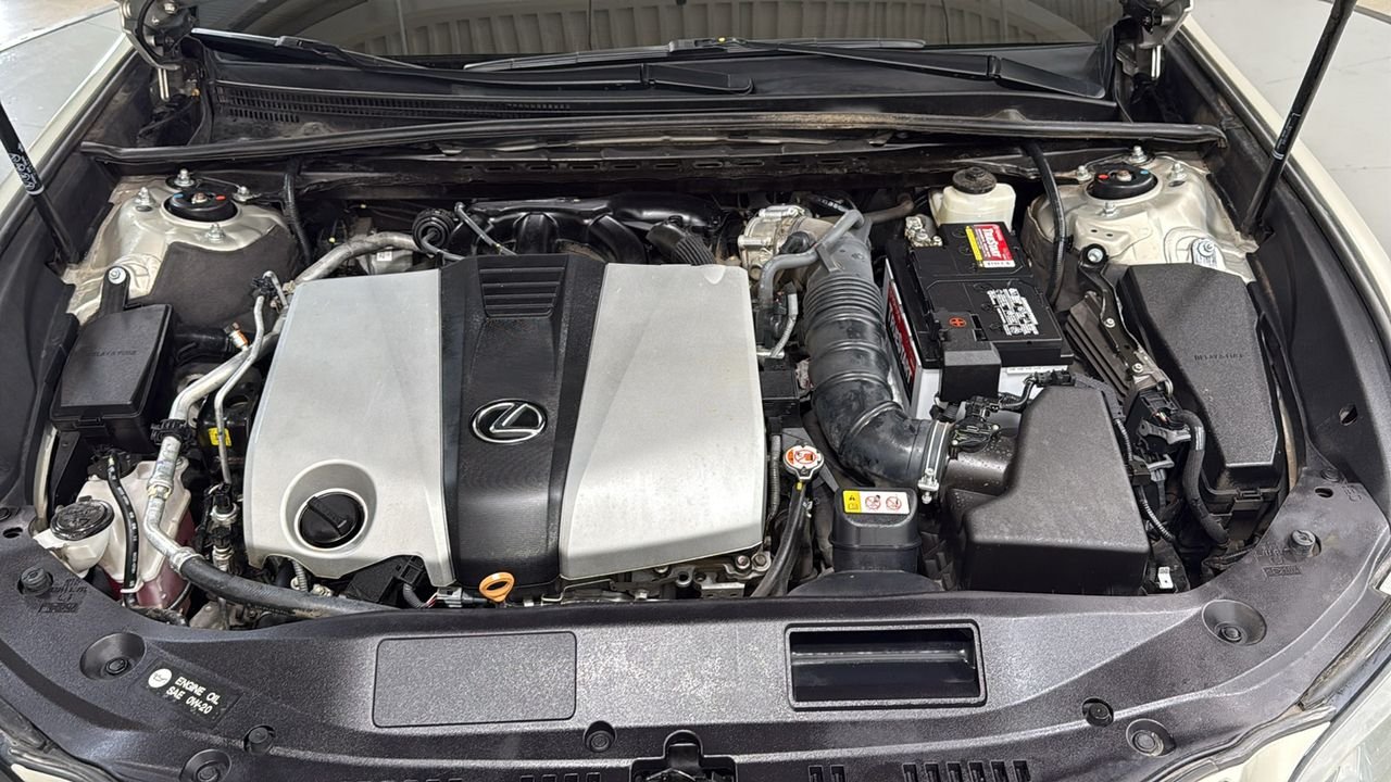 Used 2020 Beige Lexus 350 image 25