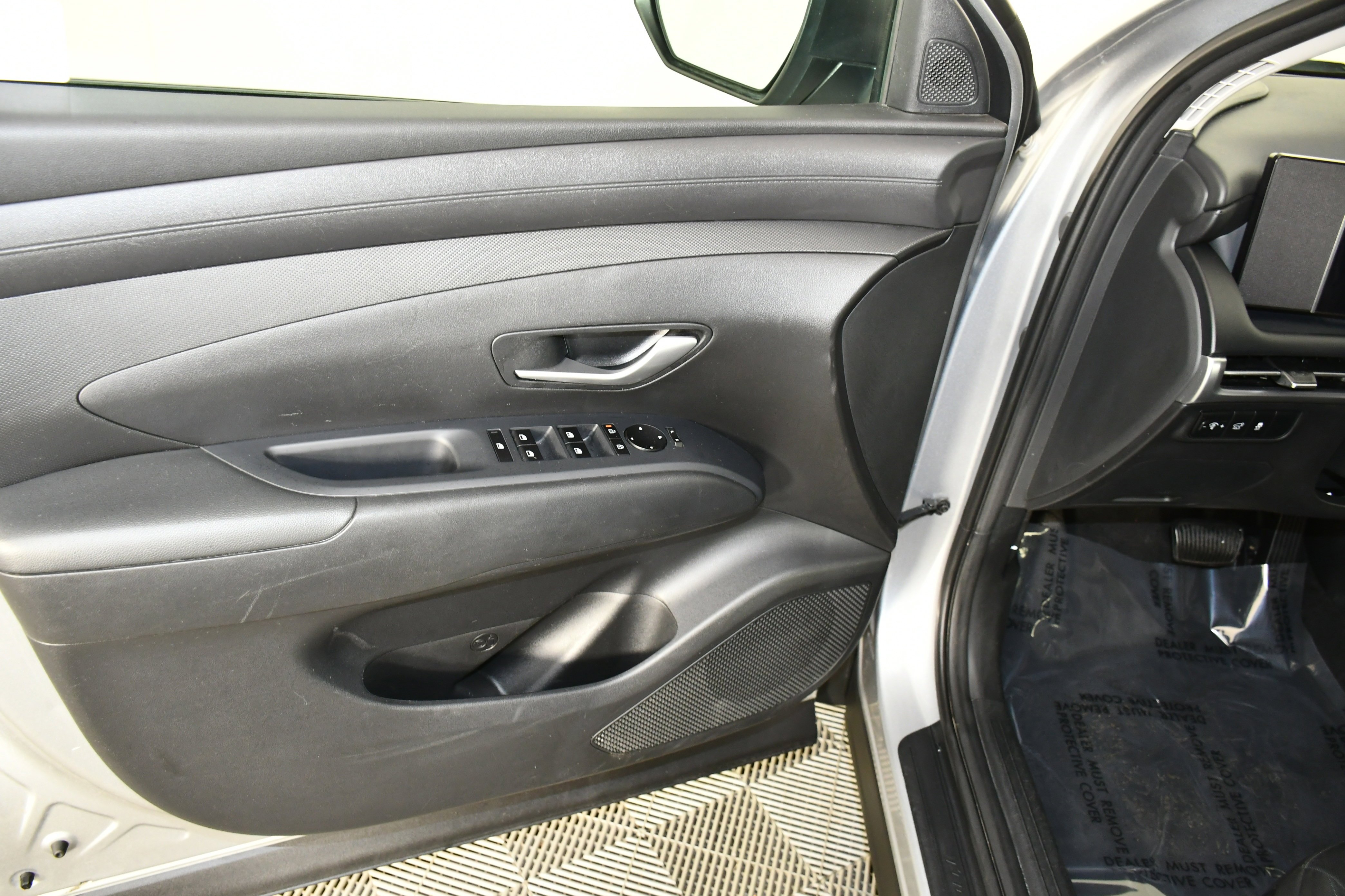 Used 2025 Shimmering Silver Hyundai SEL image 36