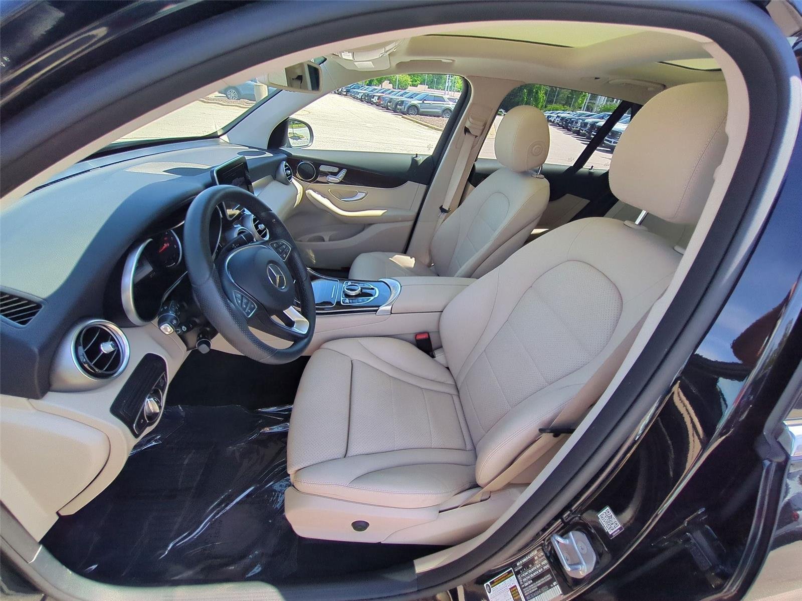 Used 2017 Black Mercedes-Benz GLC 300 image 18