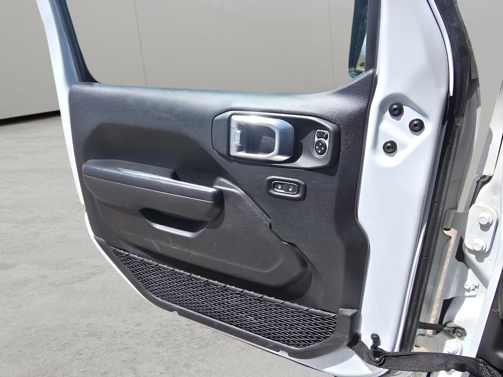 Used 2025 Bright White Clearcoat Jeep Sport S image 25