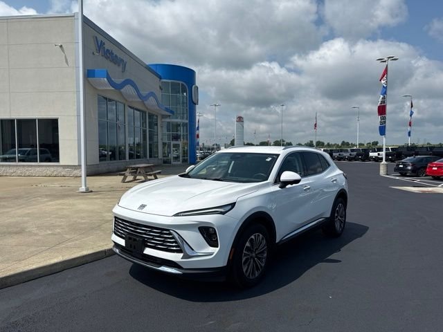 Used 2025 White Buick Preferred image 1