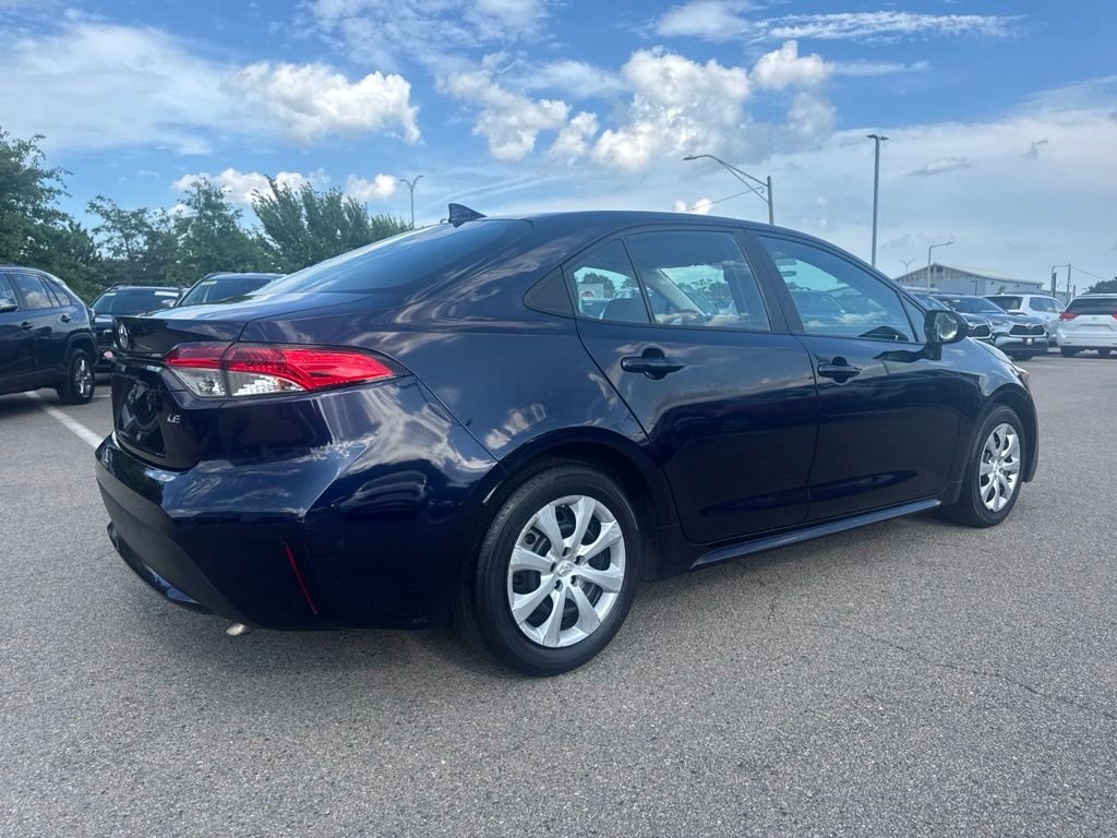 Used 2021  Toyota LE image 8