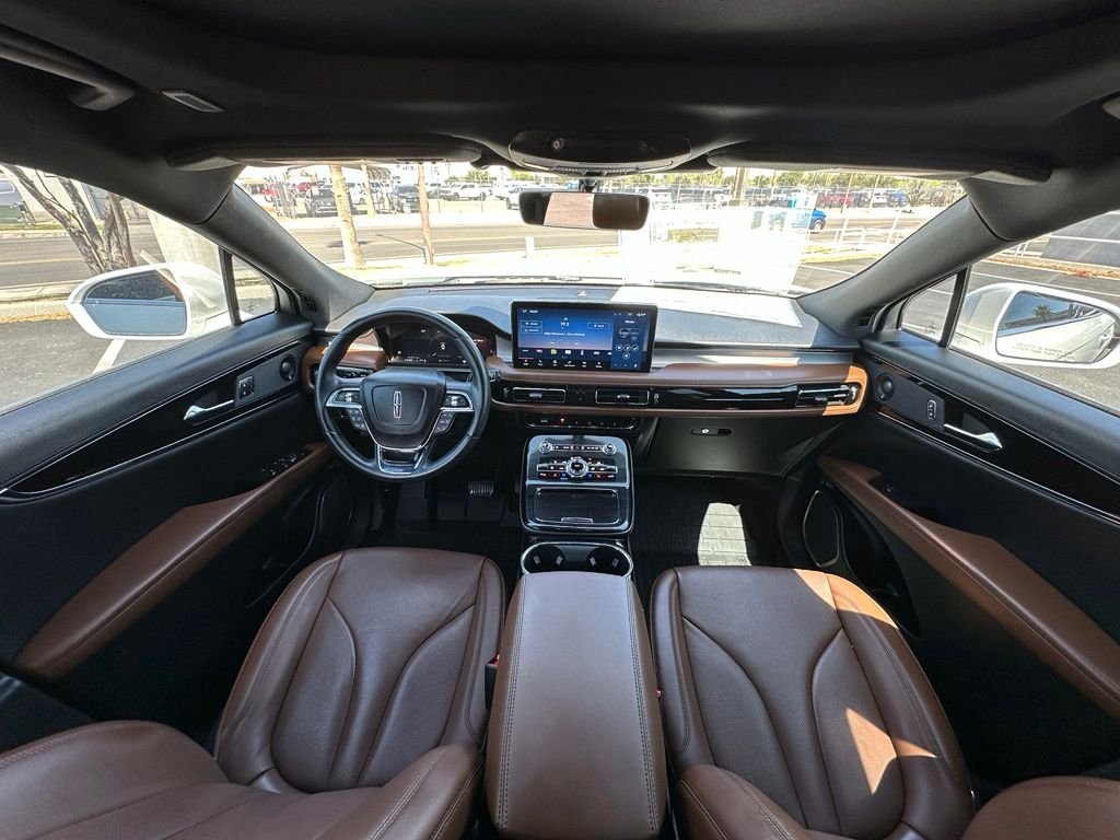 Used 2022 White Lincoln Reserve image 18