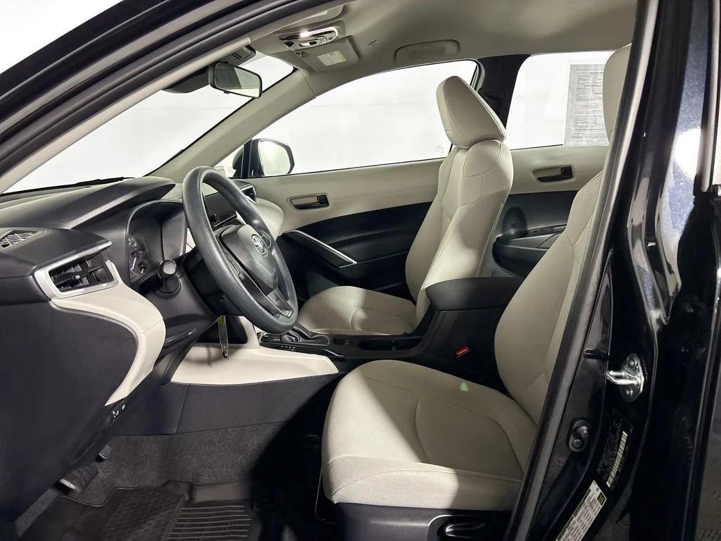 Used 2025 Black Toyota L image 11