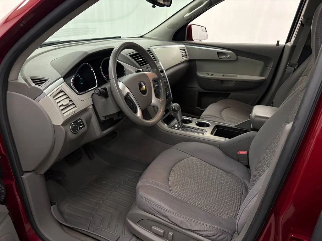 Used 2011 Red Jewel Tintcoat Chevrolet LT w/1LT image 10
