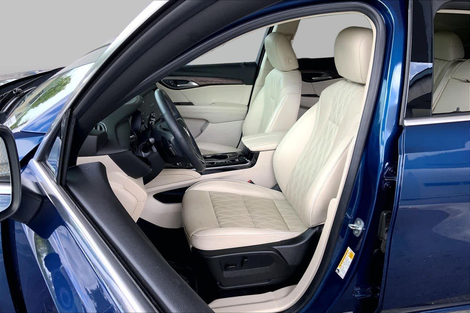 Pre-Owned 2023 Buick Envision Avenir