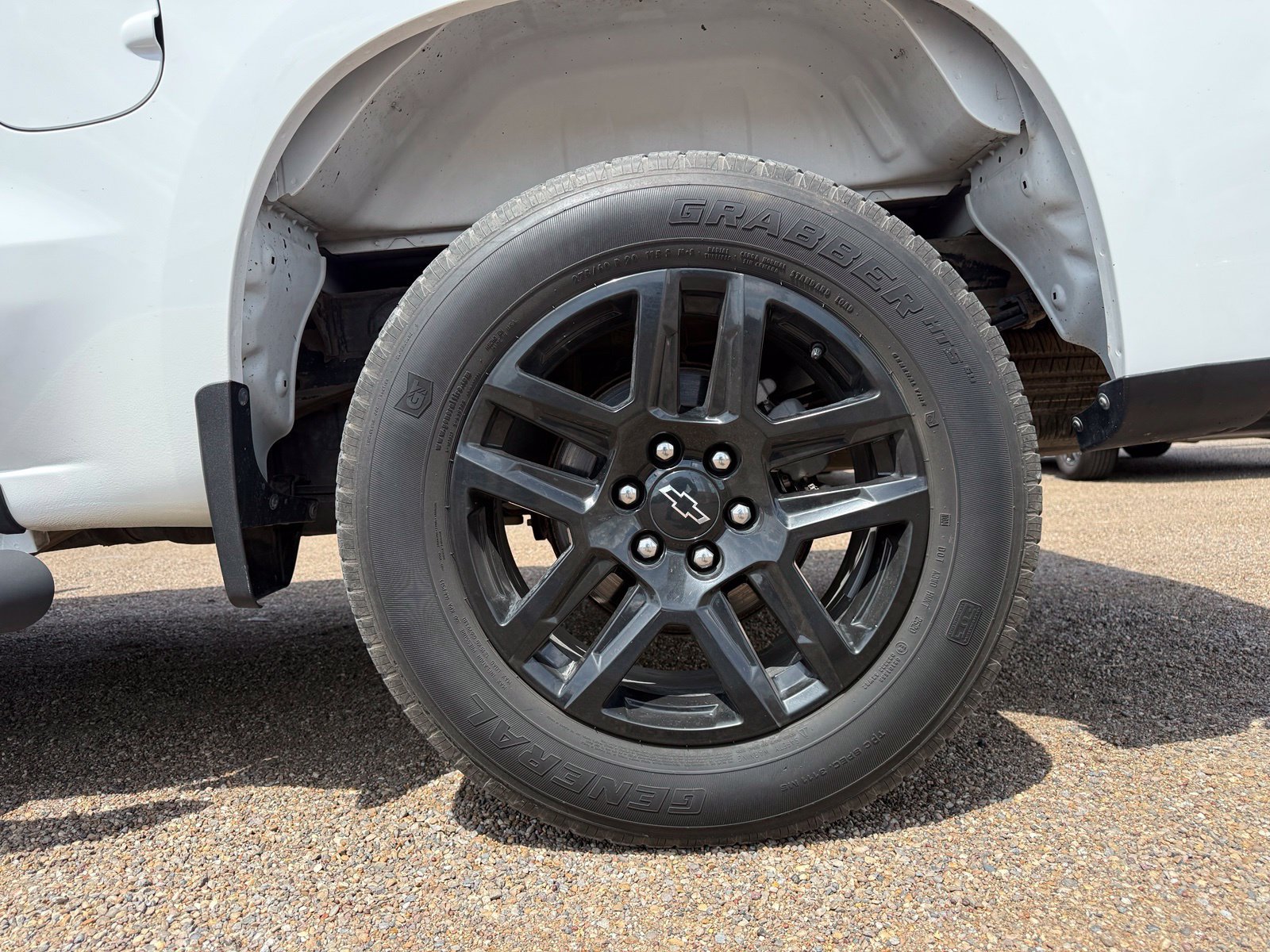 Used 2020 White Chevrolet Custom image 15