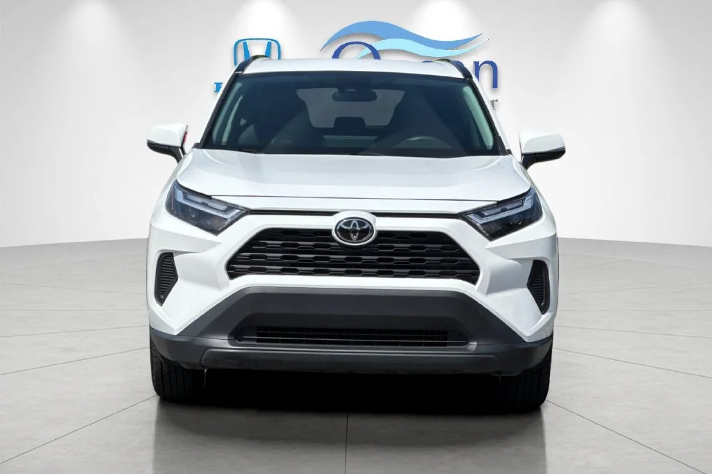Used 2024 Ice Cap Toyota XLE image 9