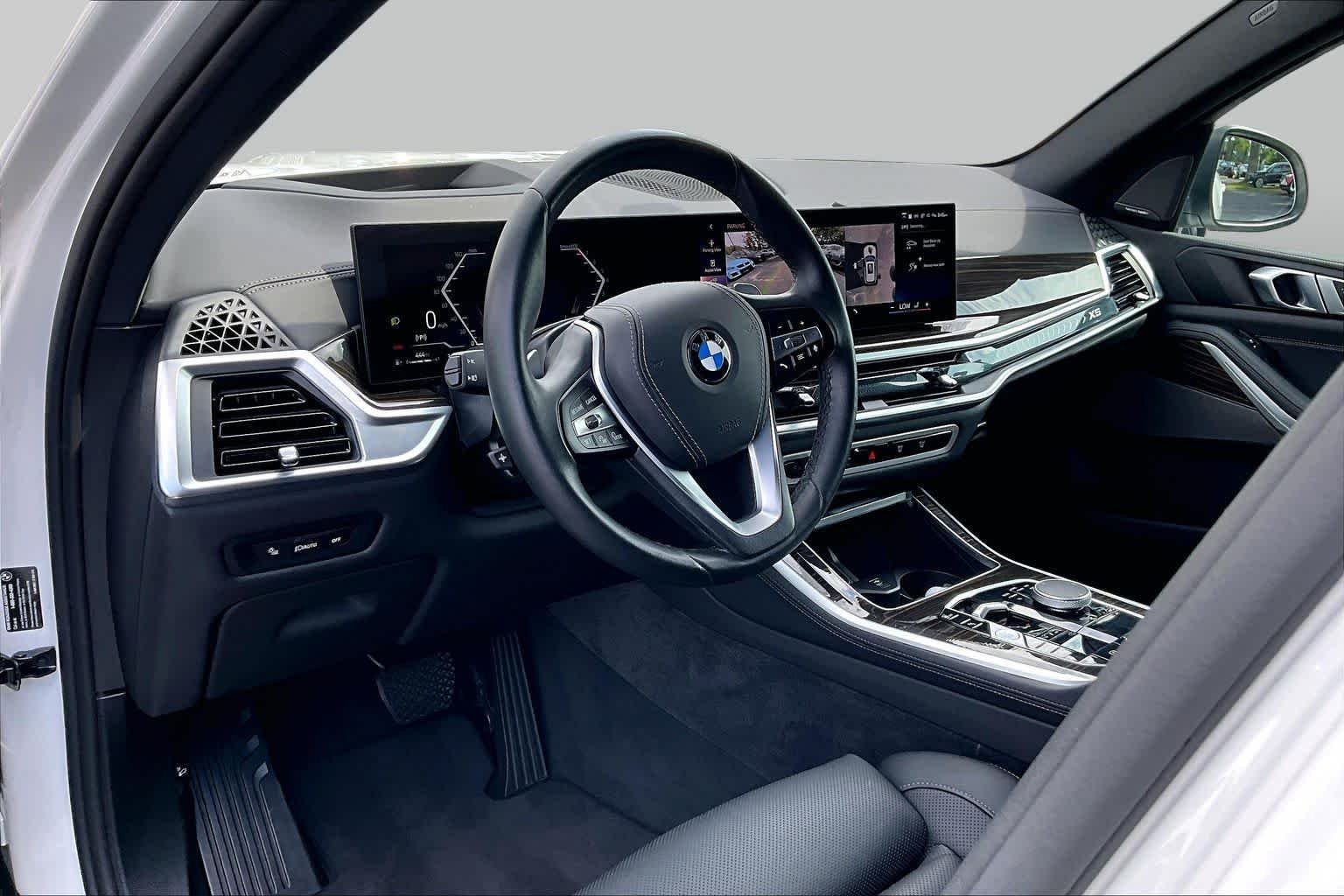 Used 2026 Alpine White BMW sDrive40i image 36