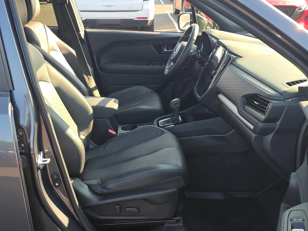 Used 2025 Magnetite Gray Metallic Subaru Limited image 22