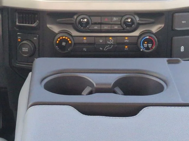 2025 Ford F-450 Super Duty Chassis Cab XL - Photo 18