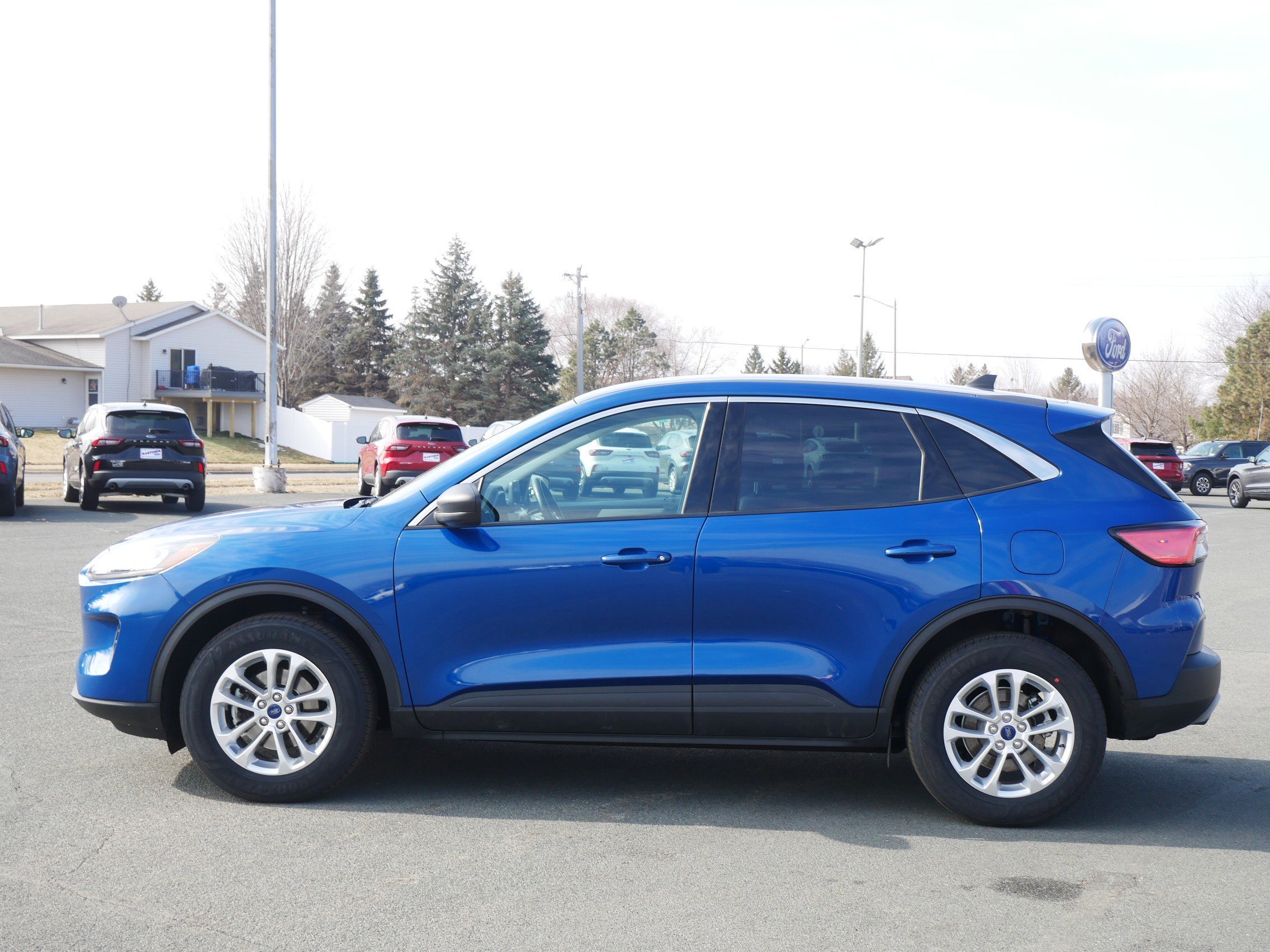 Used 2022 Ford Escape SE with VIN 1FMCU9G6XNUB48216 for sale in Hastings, Minnesota