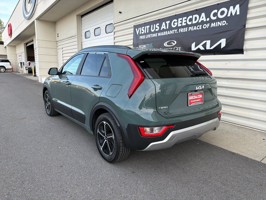 Used 2023 Green Kia EX image 6
