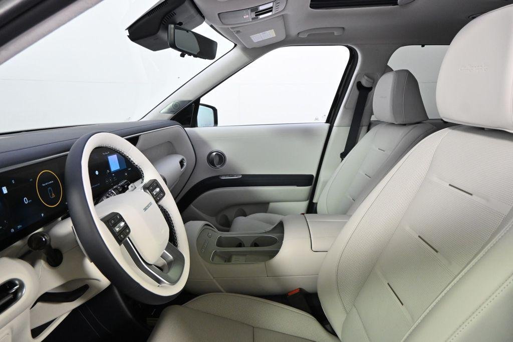 New 2026 Abyss Black Hyundai Calligraphy AWD image 13