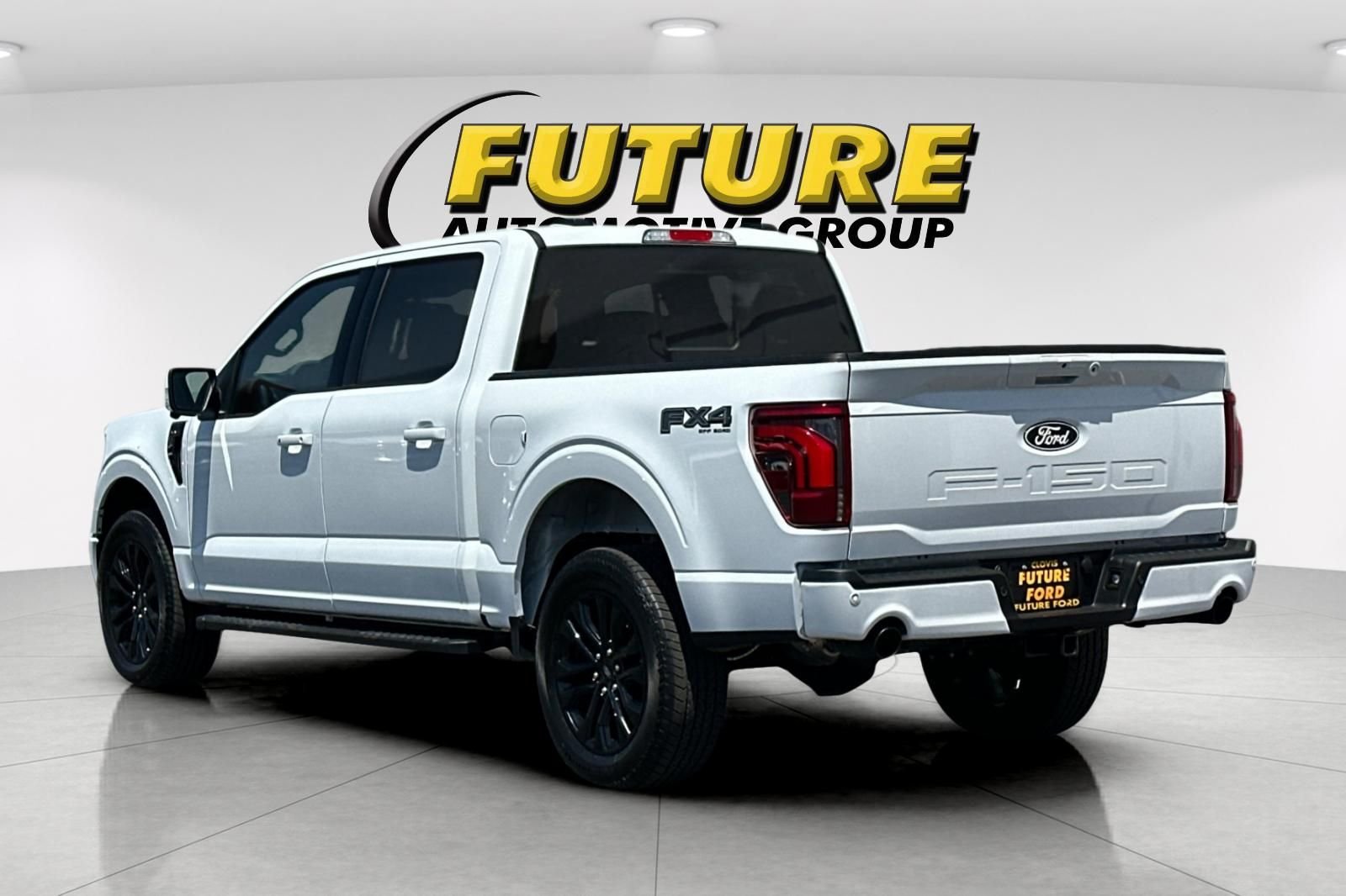 Used 2025 White Ford Lariat image 5