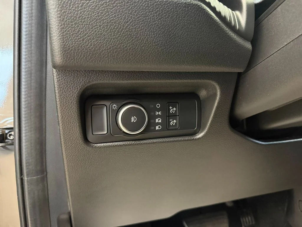 New 2025 Marsh Gray Ford XLT image 17