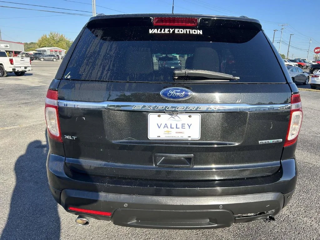 Used 2013 Black Ford XLT image 5