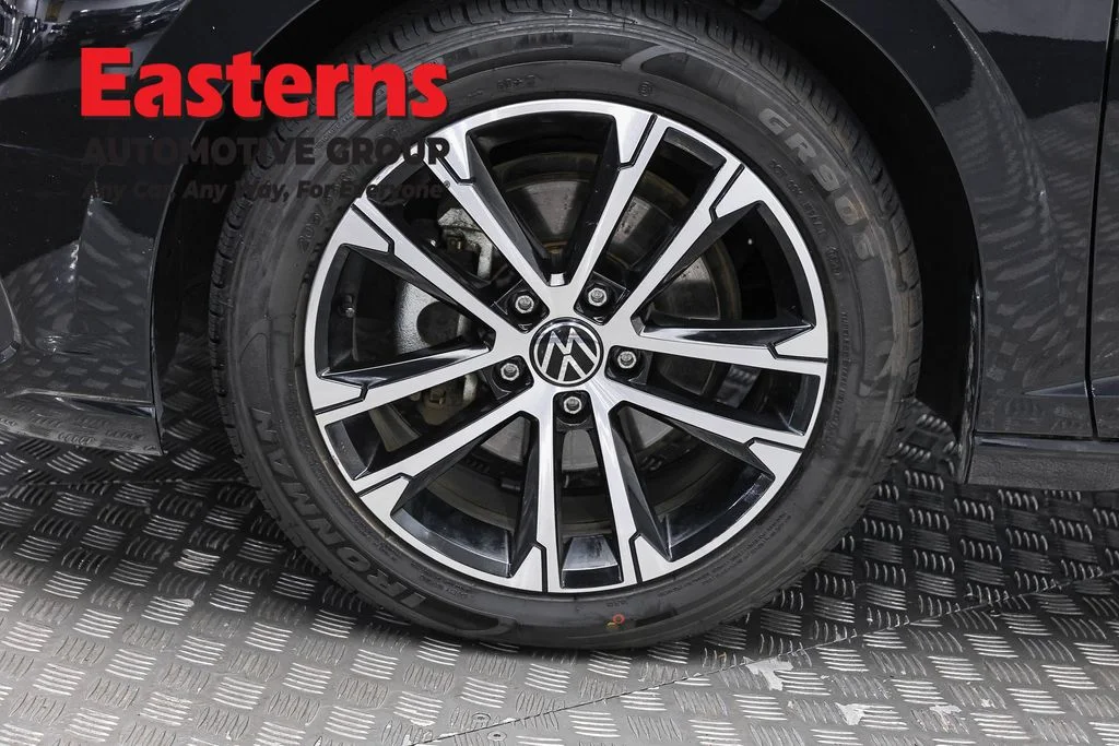 Used 2025 Black Volkswagen 1.5T Sport image 31