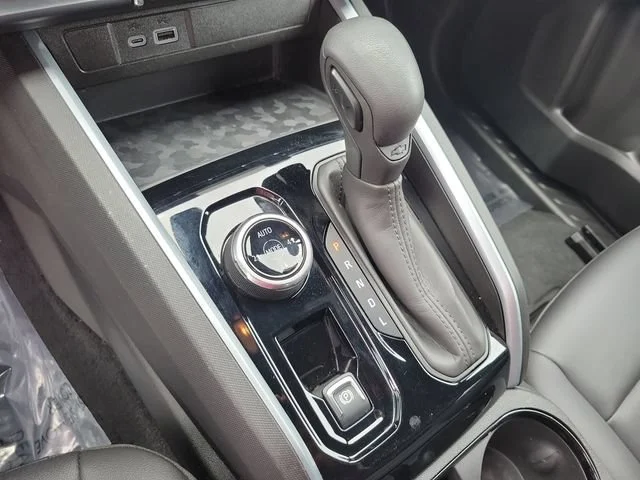 Used 2024 Glacier Blue Metallic Chevrolet Trail Boss image 33