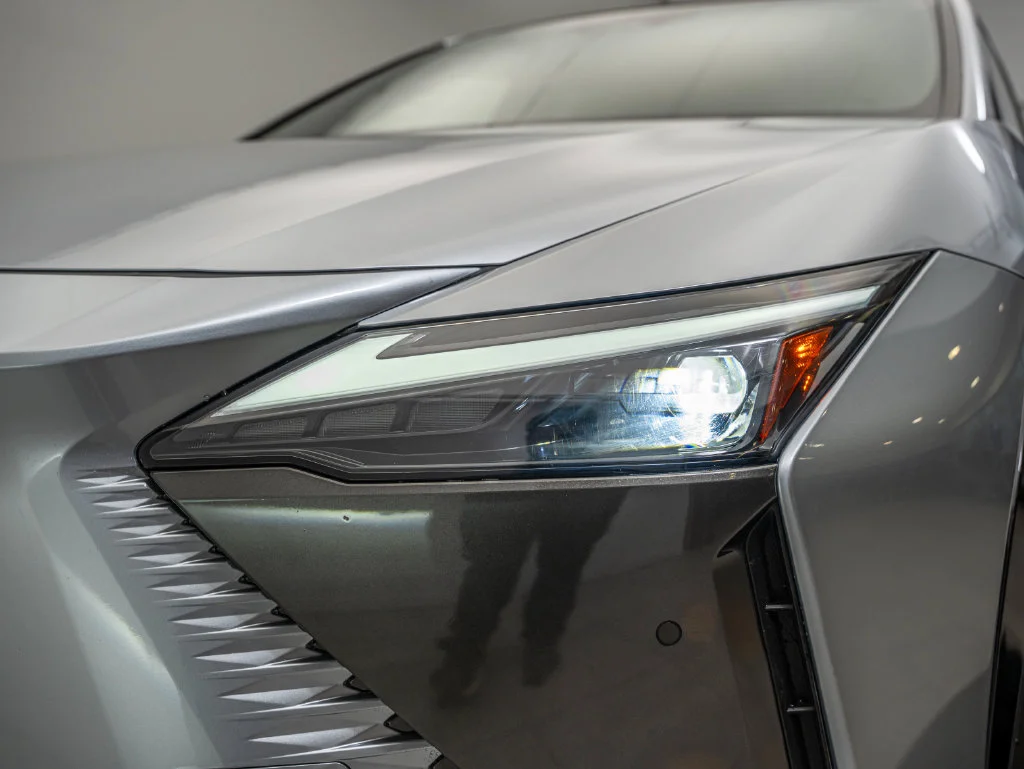 Certified Used 2024 IRIDIUM Lexus 300e Premium image 12