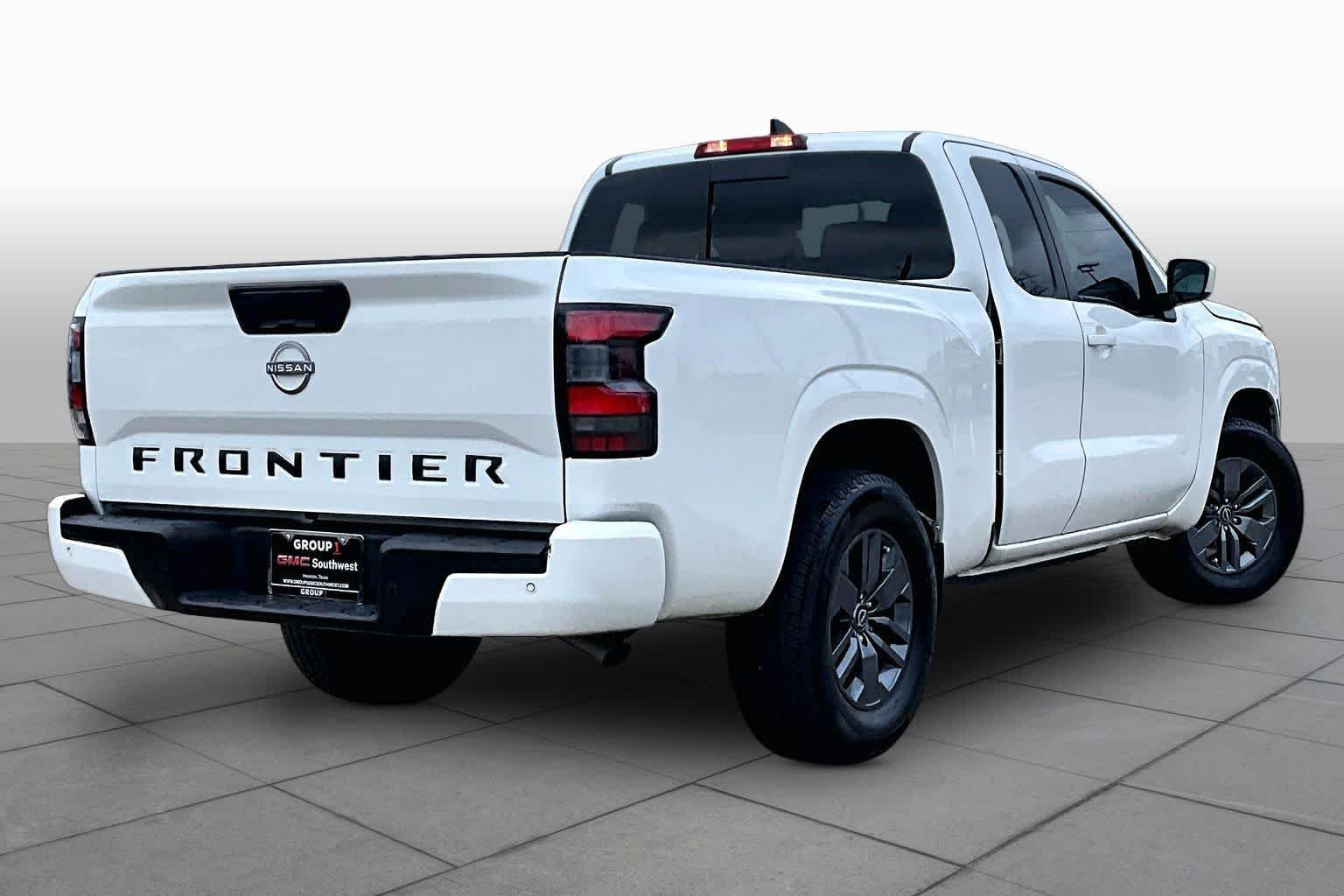 Used 2025 Glacier White Nissan SV image 12
