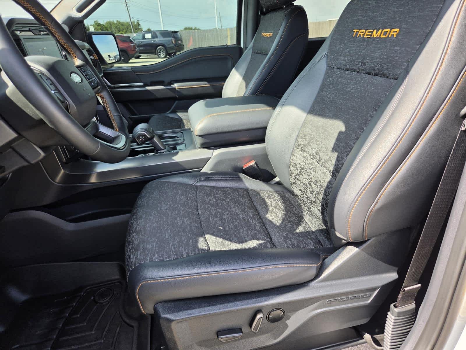 Used 2025 Space White Metallic Ford Tremor image 15