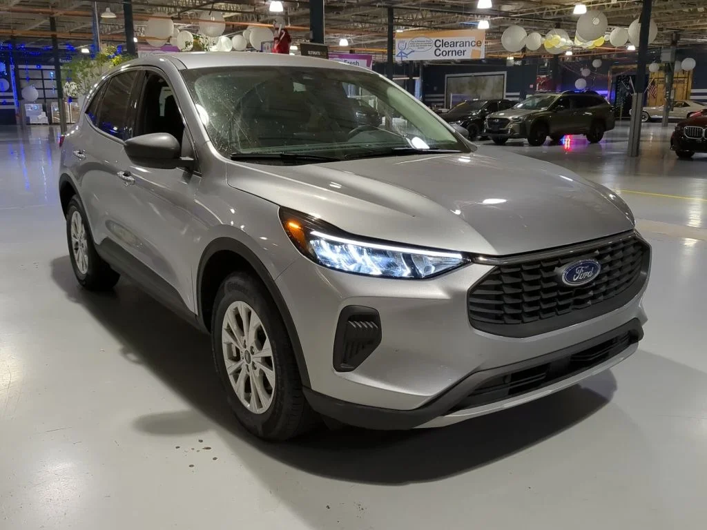 Used 2024 Silver Ford Active image 5