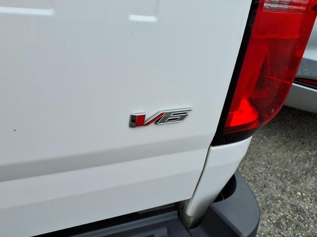 Used 2021 White Chevrolet  image 7