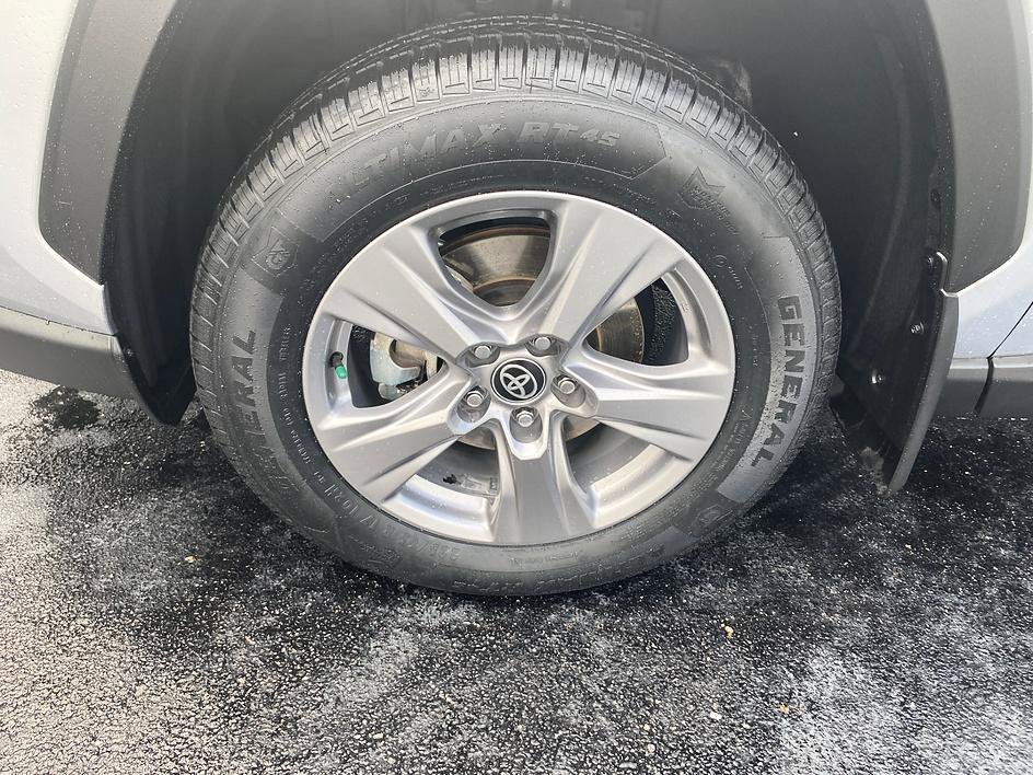 Used 2024 Silver Sky Metallic Toyota Hybrid XLE image 26