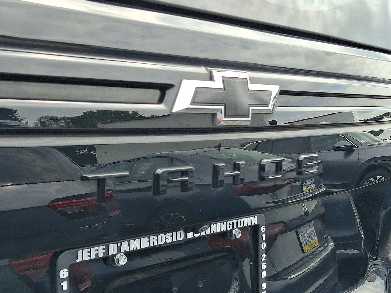 Used 2024 Black Chevrolet Z71 image 7