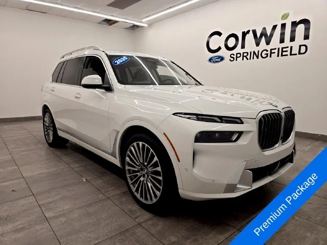 Used 2025 Alpine White BMW xDrive40i image 7