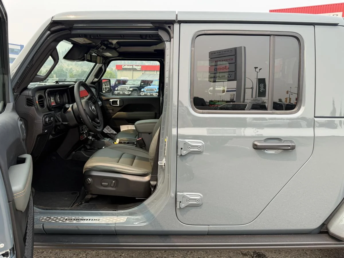 New 2026 Dark blue Jeep Mojave X image 10