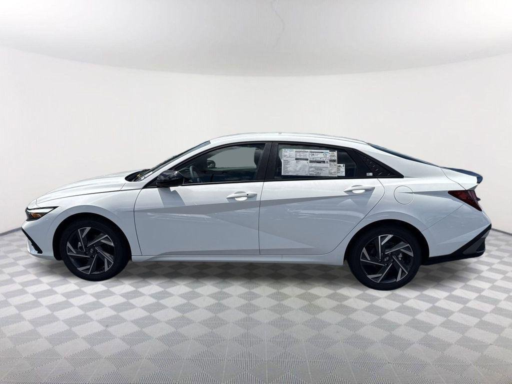 2025 Hyundai Elantra SEL - Photo 8