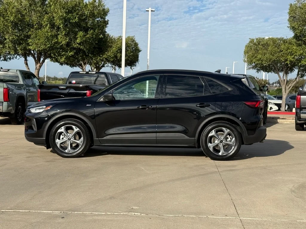 Used 2025 Ford Escape ST-Line with VIN 1FMCU0MN2SUB02334 for sale in Bastrop, TX