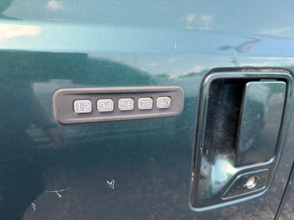 Used 2011 Blue Ford Lariat image 10