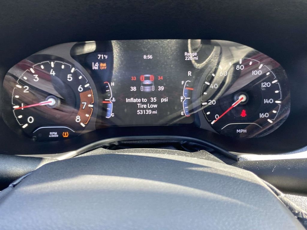 Used 2024 Gray Jeep Latitude image 28