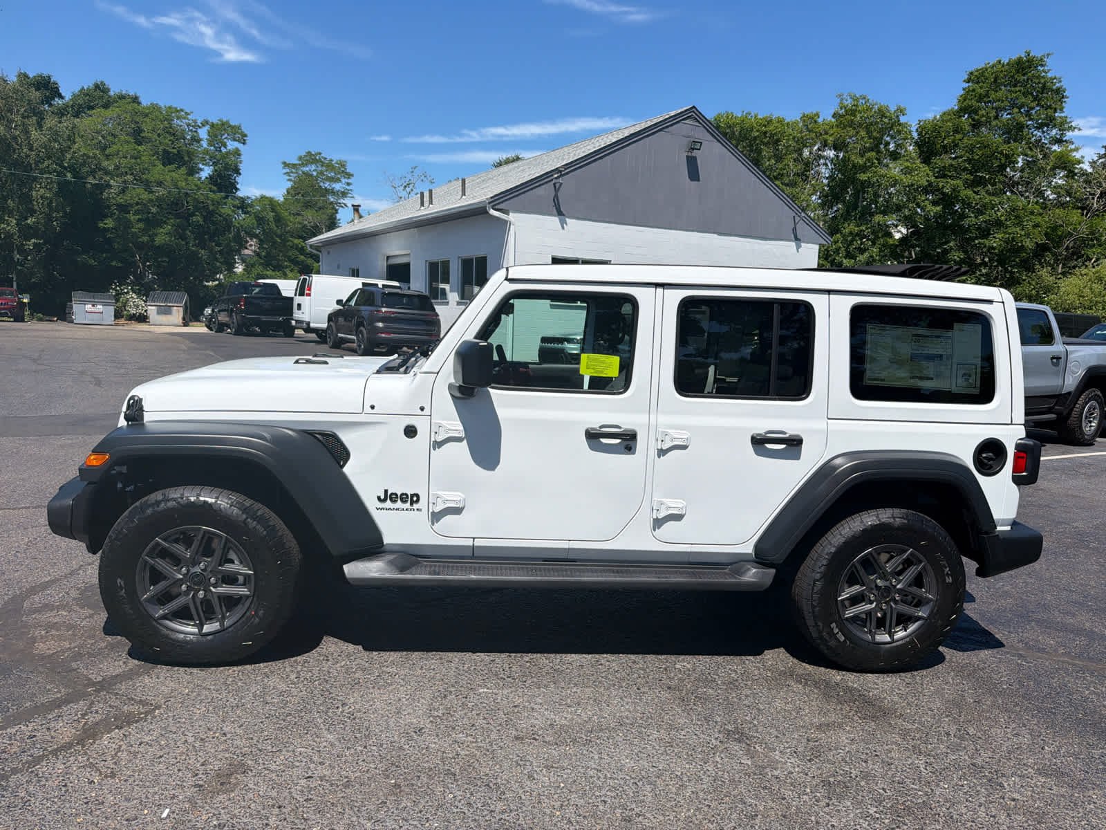 New 2026 Bright White Clear-Coat Exterior Paint Jeep Sport S image 5