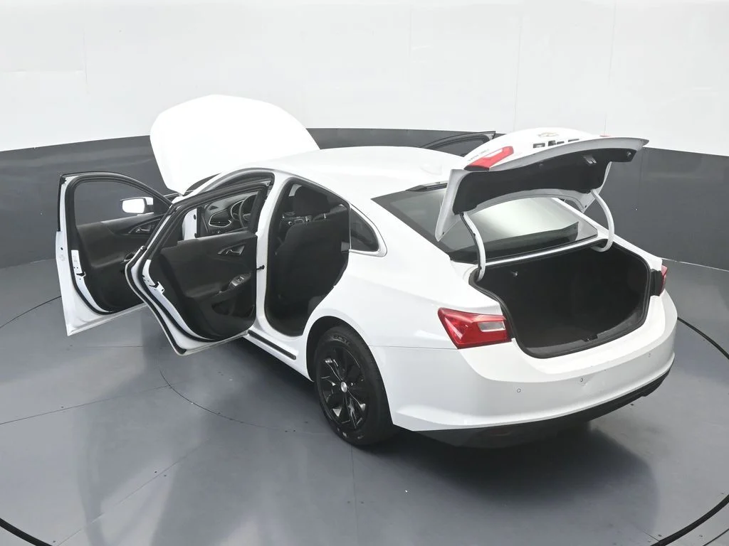 Used 2024 Summit White Chevrolet LT image 62