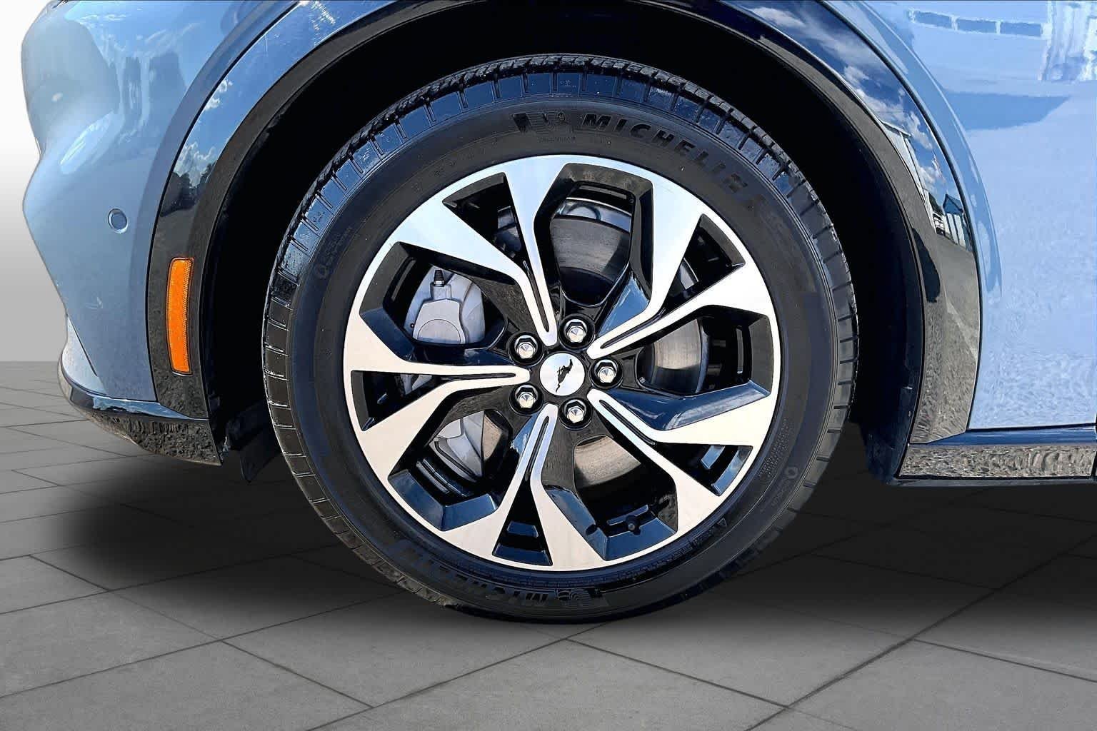 Certified Used 2023 Vapor Blue Metallic Ford Premium image 10
