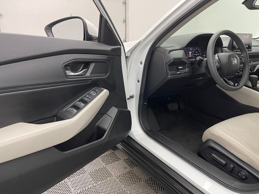 Used 2024 White Honda EX image 15