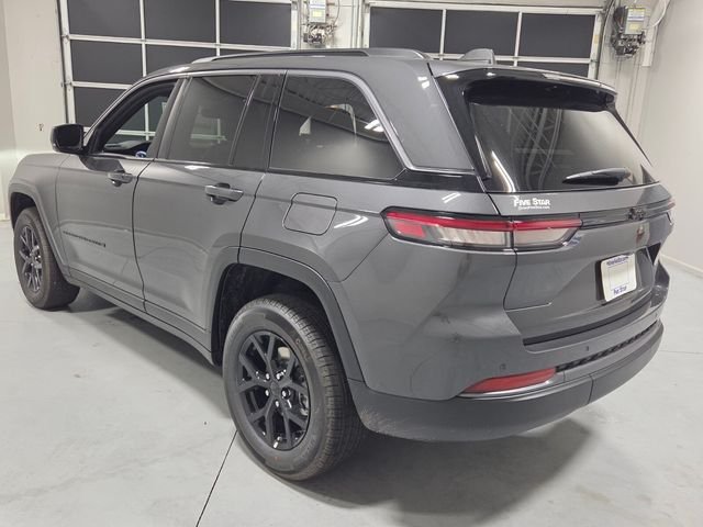 New 2026 Baltic Gray Metallic Clear-Coat Exterior Paint Jeep Altitude image 9