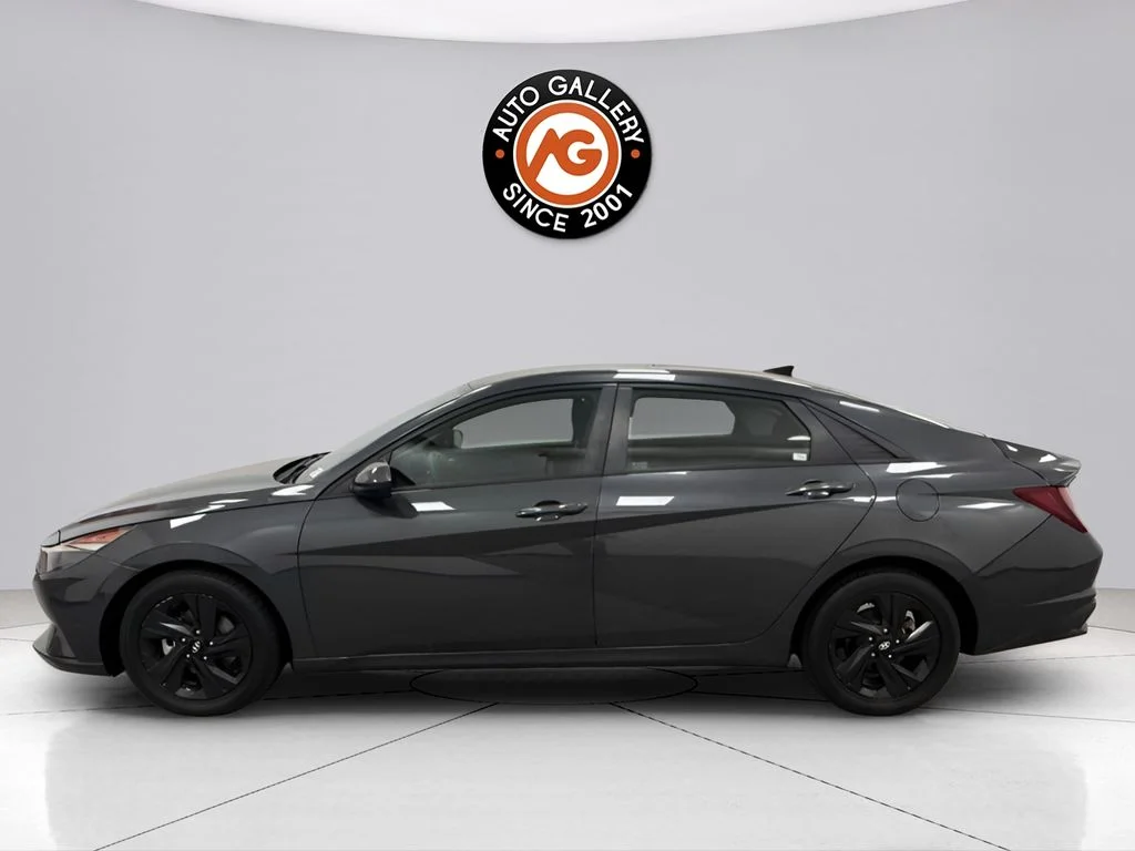 Used 2021 Gray Hyundai SEL image 7