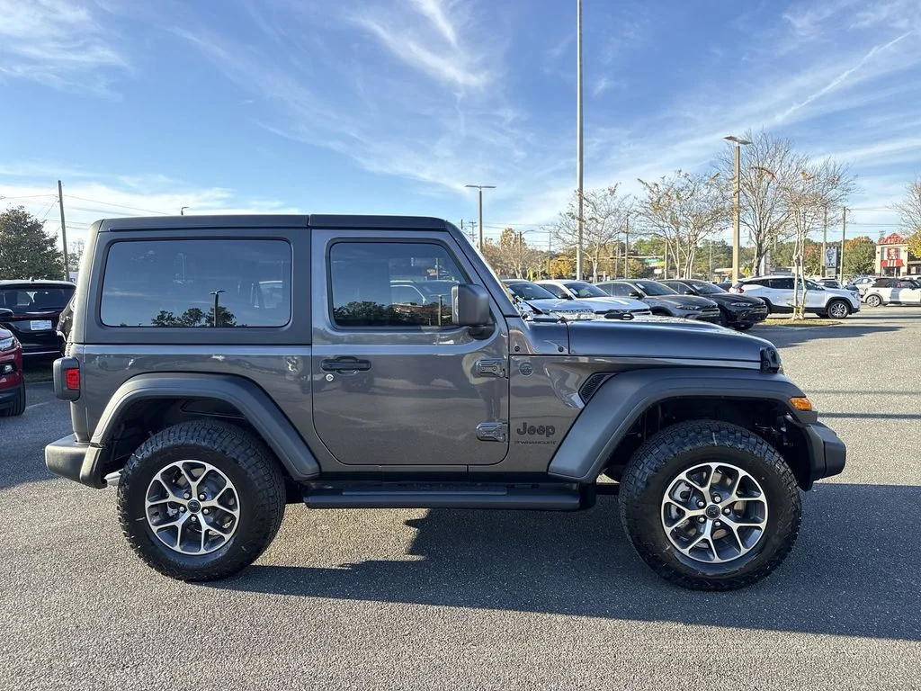 New 2026 Granite Crystal Metallic Clear-Coat Exterior Paint Jeep Sport S image 2