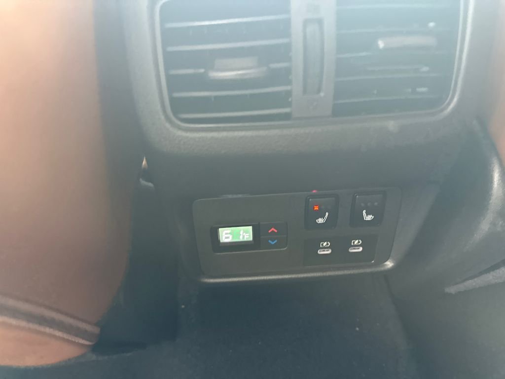 Used 2026 Black Nissan Platinum image 22